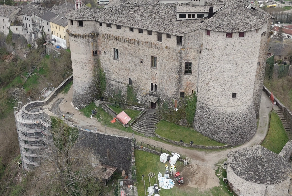 CASTELLO DI COMPIANO - Gallery